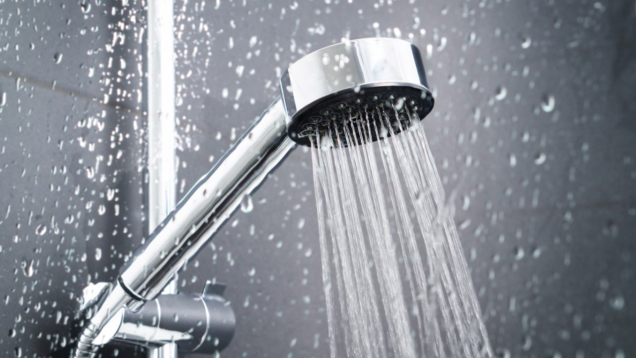 Low pressure shower head