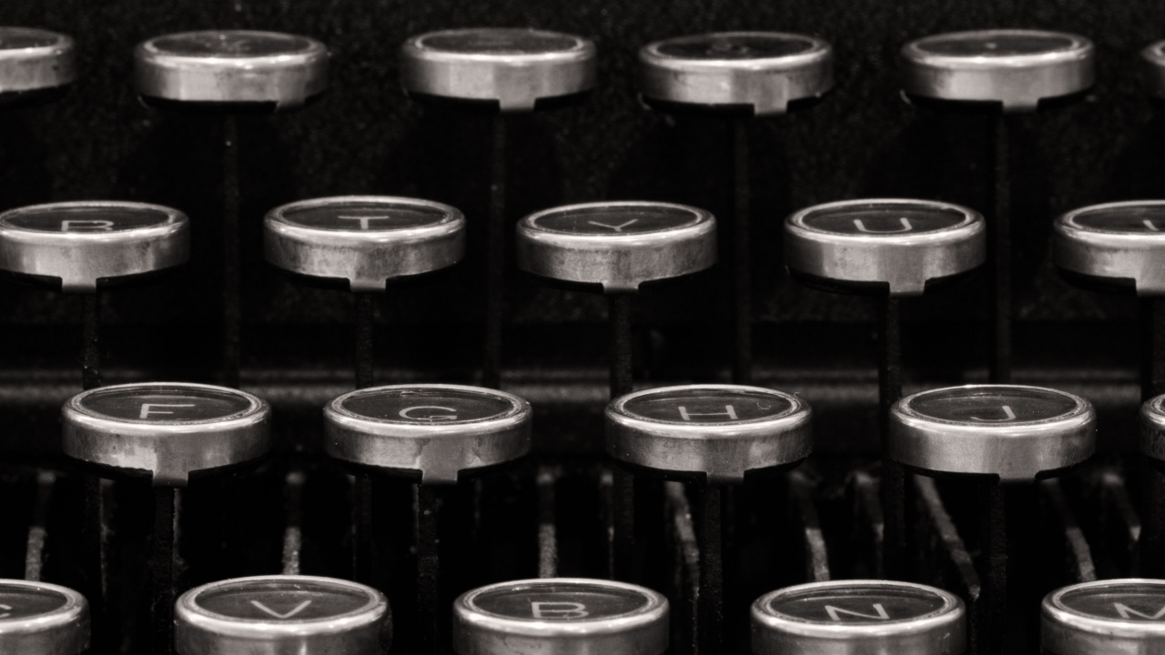 Keys on a typewriter.