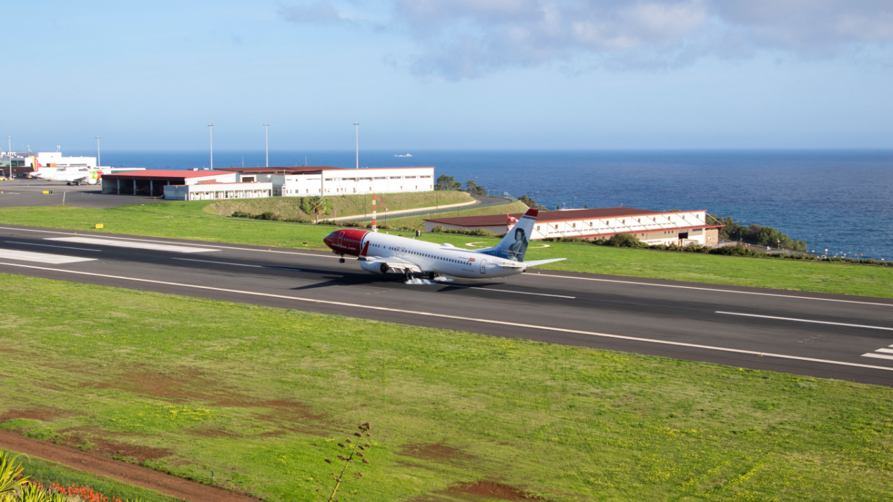 Norwegian flight on the tarmac.