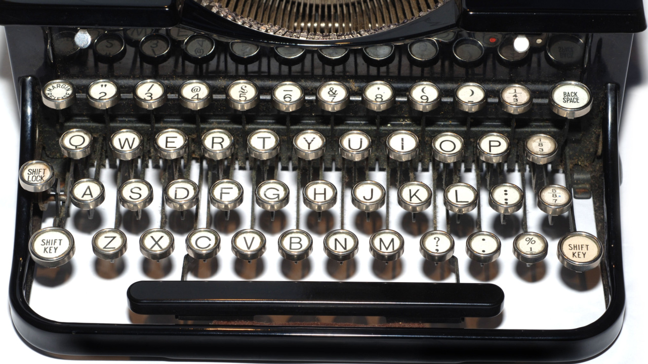 Keys on a typewriter.