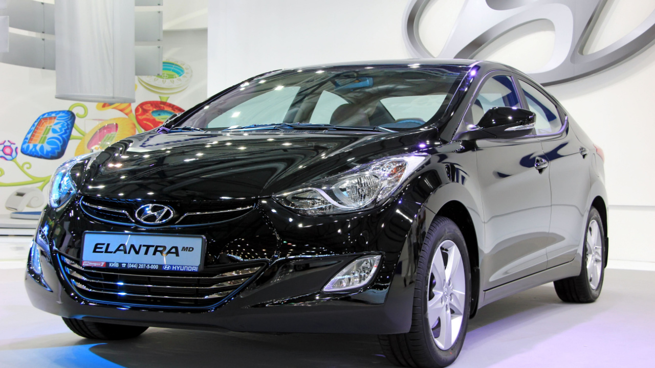  2011 Hyundai Elantra, black car